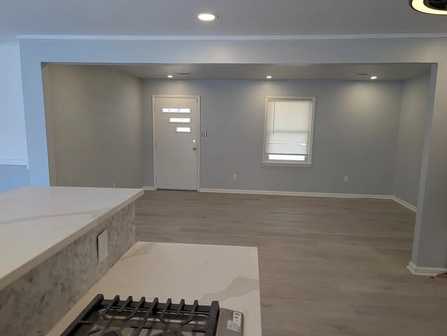 Photo - Room in Duplex on Union Rd SW