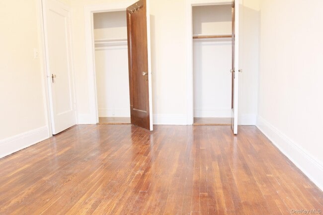 Photo - 477 Merrick Rd