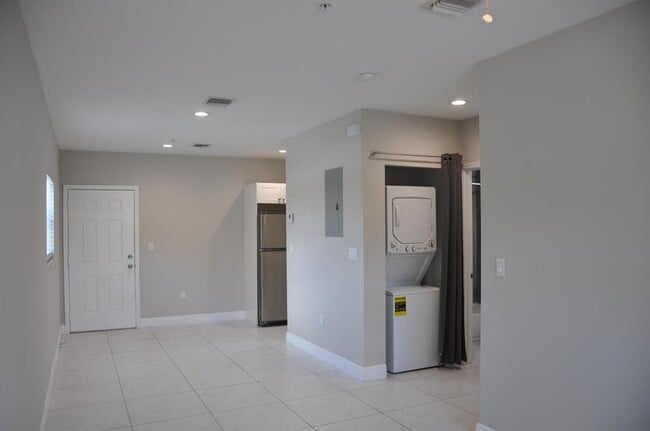 Photo - 1612 NW 6th St Unit 2