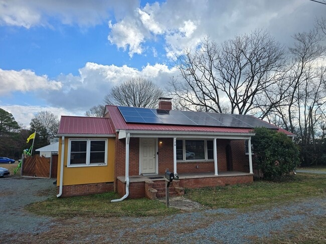 Photo - Charming Pittsboro Bungalow with Screened Porch & Fully Fenced Yard