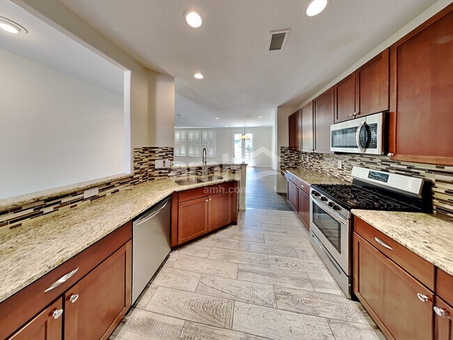 Photo - 15804 Robins Dr