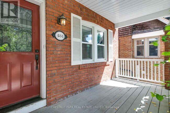 Photo - 484 Merton St