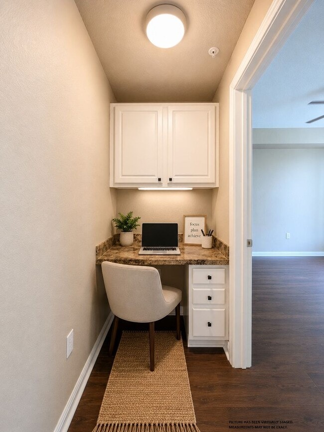 Photo - 1x1 Updated flooring & appliances. Includes balconette & washer & dryer