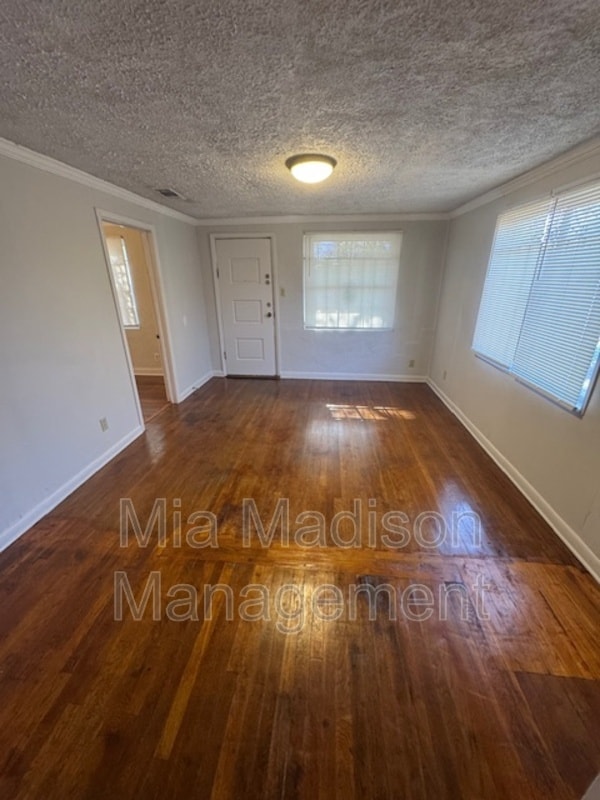 Photo - 1026 W 41st St