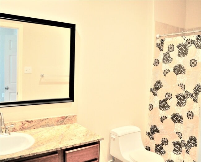 Photo - 9010 Laverne Park Ln
