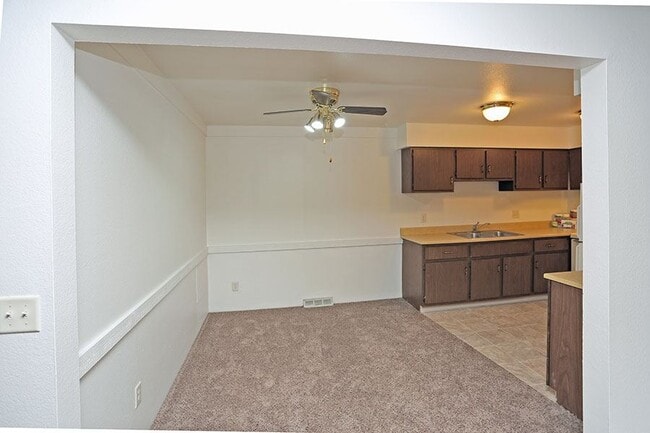 COURTYARD APARTMENTS