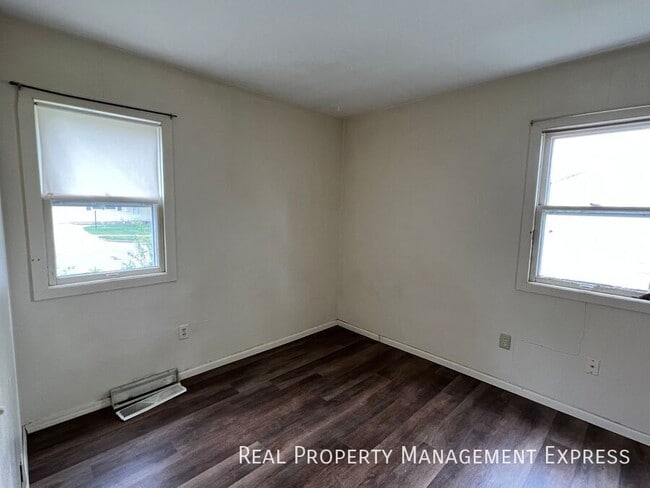 Photo - Charming 4 bed 2 Bath Home