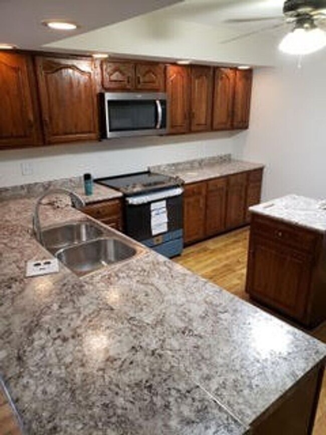 Photo - 504 Mountain Breeze Ln