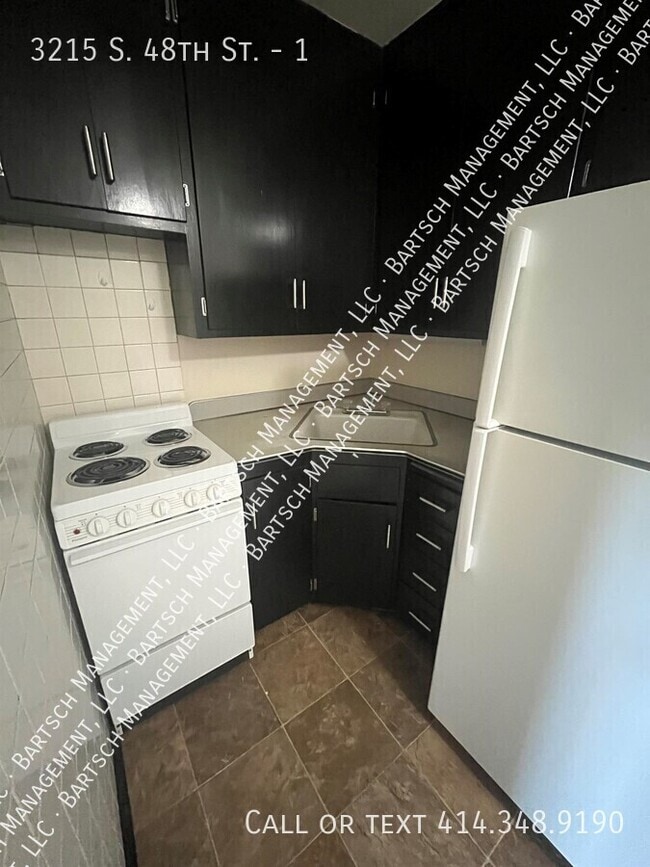 Photo - 3215 S 48th St Unit 1