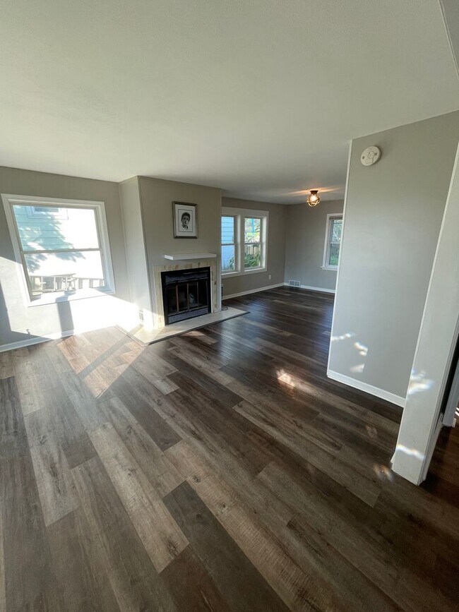 Photo - Available September - 2 Bedroom, 1 Bath New Reno!
