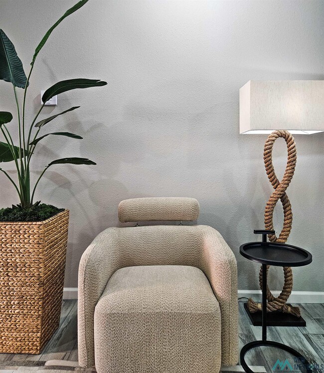 Photo - 510 W Dallas Ave