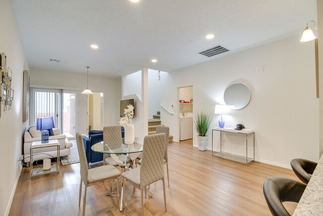 Photo - 243 San Clemente Ave NW Unidad SI ID1604736P