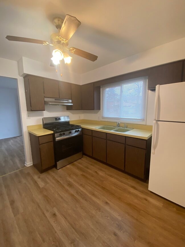 Photo - 116 S Cooper Rd Unit 1