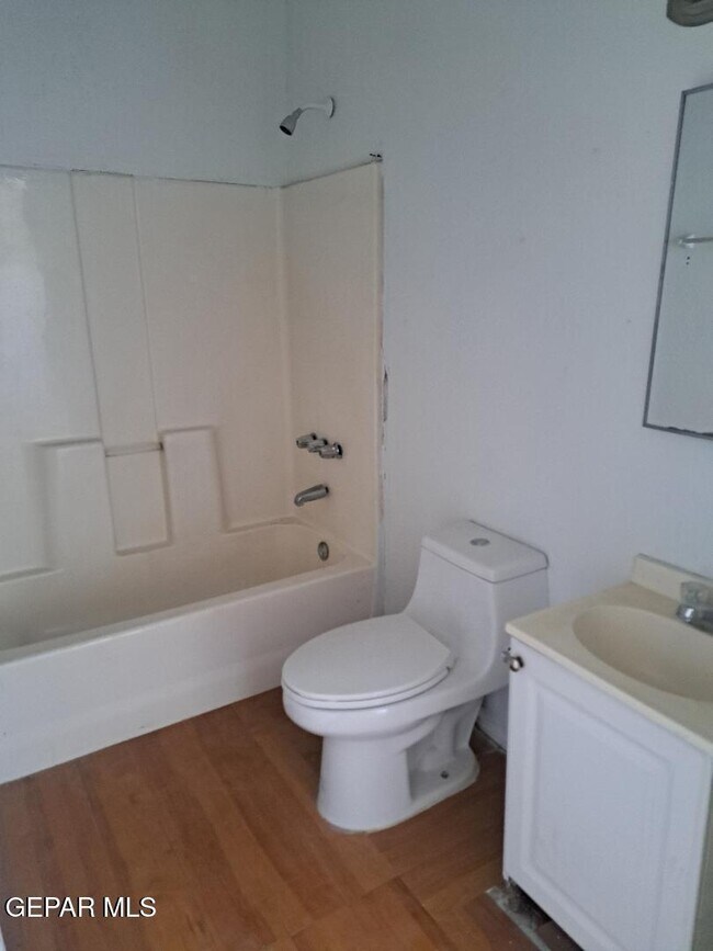 Photo - 623 NE Davis St Unit 7