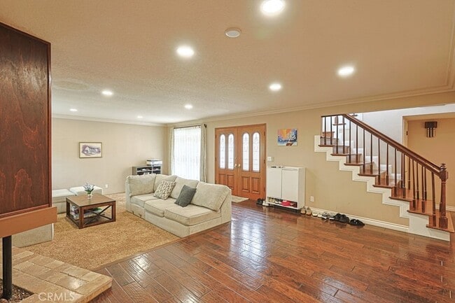18579 Santa Andrea St