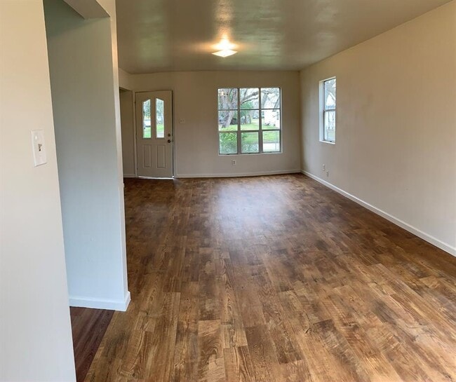 Photo - 516 San Saba St