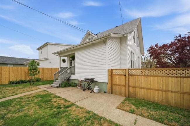 Photo - 103 E 22nd St