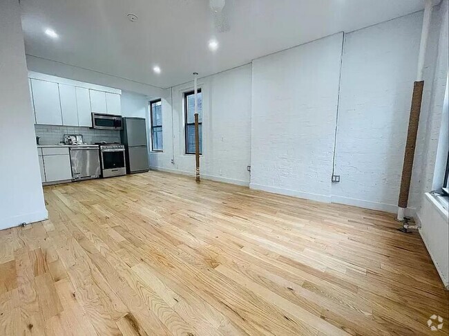 Building Photo - 1 bedroom in New York NY 10012 Unit 10 Rental