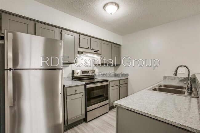 1939 Cranford Dr Unidad 102