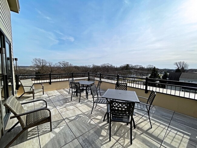 Rooftop Terrace - PACKTENN