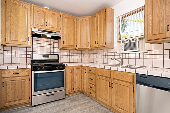 Photo - 853 N Citrus Ave Unit 853