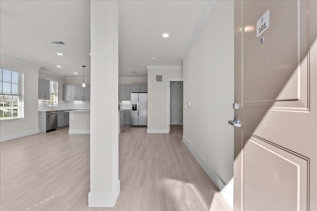 Photo - 540 Hobbs Rd Unit A1