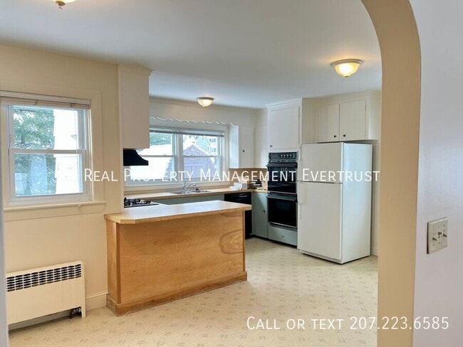 Photo - 32 Belfield St