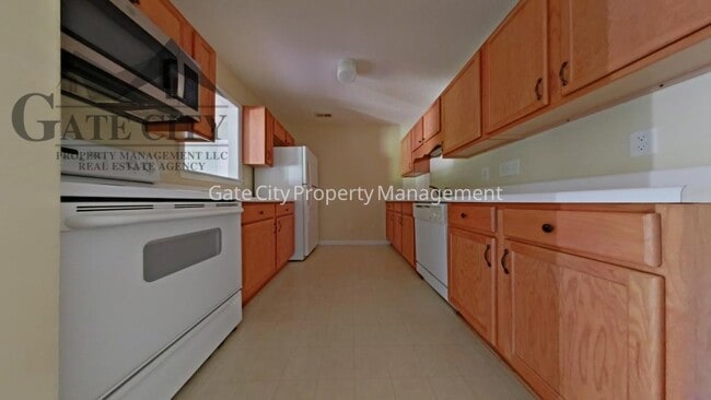 Photo - 905 Hanahan Ct