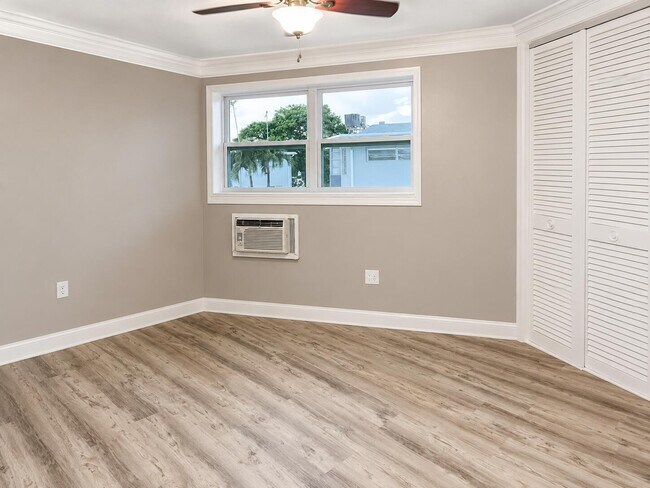 1723 NE Miami Gardens Dr Unit 237