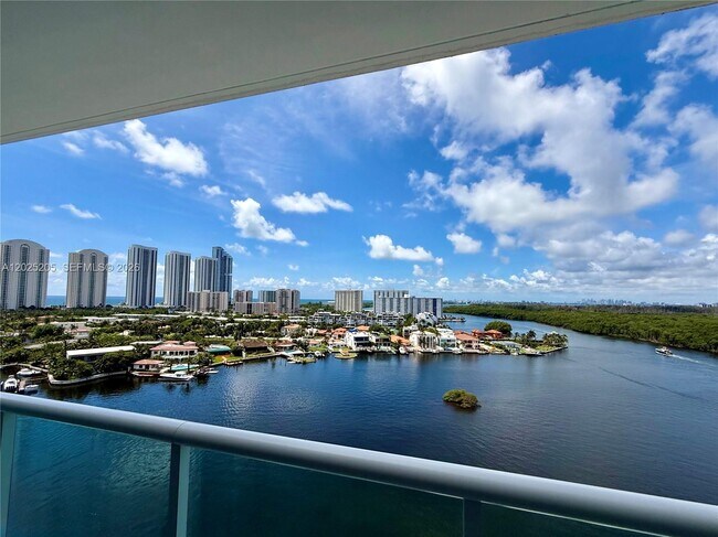 Photo - 400 Sunny Isles Blvd Unidad 1404