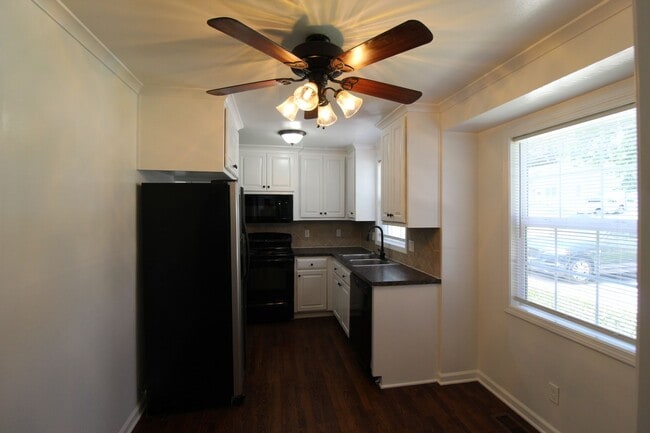 Photo - 2 Bedroom 1 Bath Home in Roeland Park