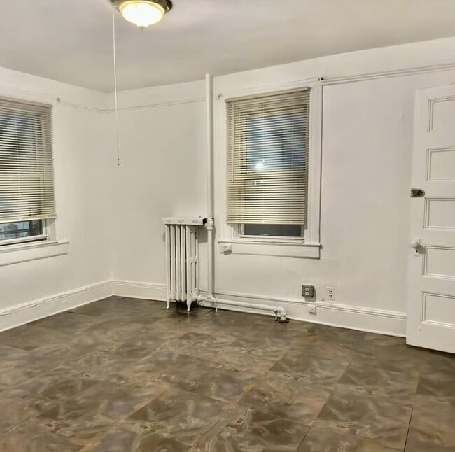 Photo - 248 Lawrence Ave