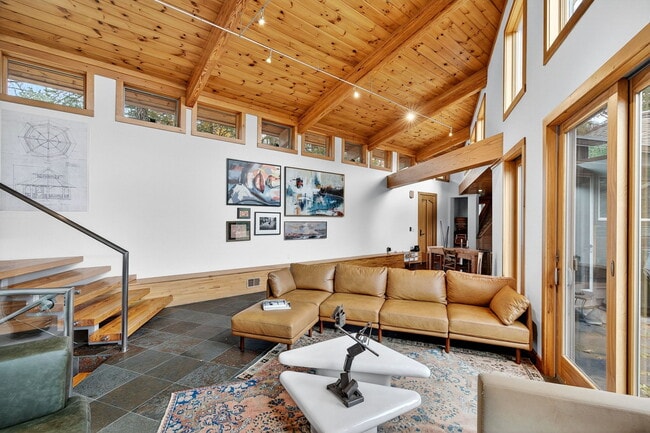 Photo - 106 Mountain Laurel Ln