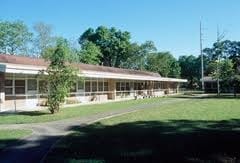 Photo - Grand Pine Courts Apartments