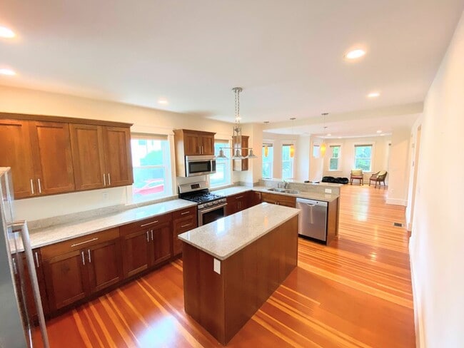 Building Photo - 351 Walden St Unit 1