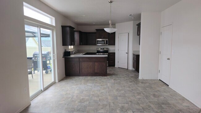 Photo - 5 Patty Cir