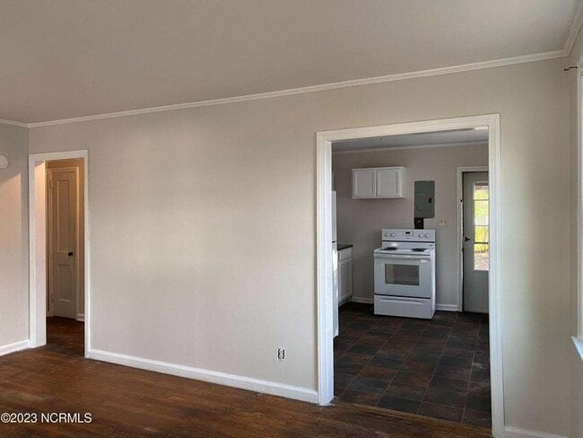 Photo - Cozy 2 Bedroom, 1 Bath Home -103 Banks St.