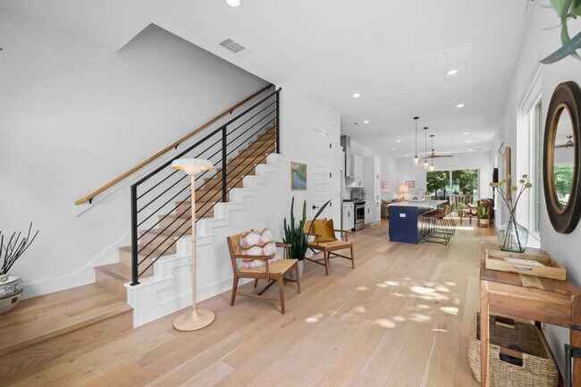 Photo - 1204 E 32nd St Unit ID1262277P