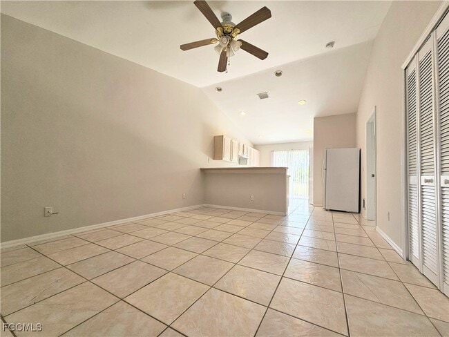 Photo - 124 Ivan Ave S