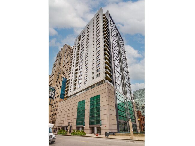 Building Photo - 160 E Illinois St Unit 1604