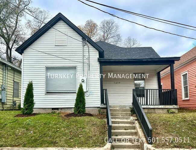 Photo - 1615 Maple St House