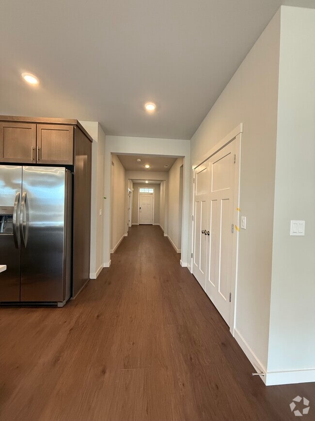 Building Photo - 4362 Hackamore Ct SE Rental