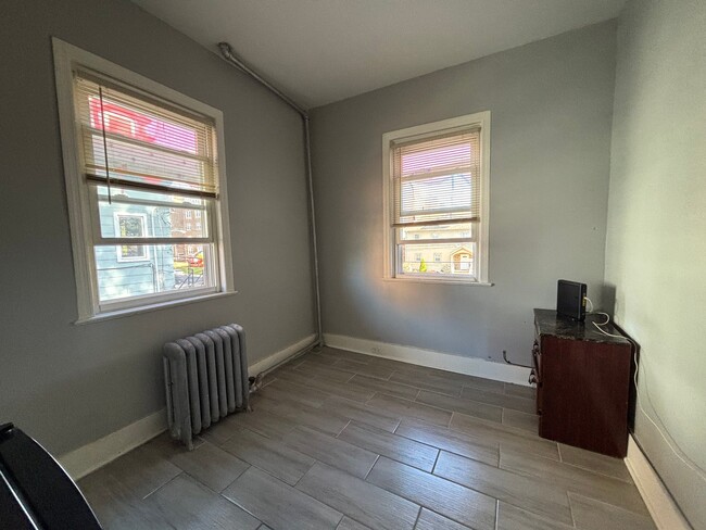 Photo - 62 Dehart Pl