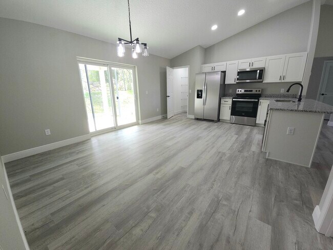 Photo - 7233 N Radcliff Ave