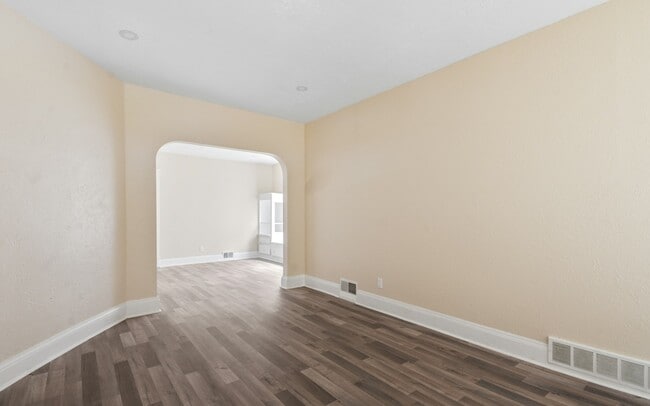 Photo - 13419 Shaw Ave