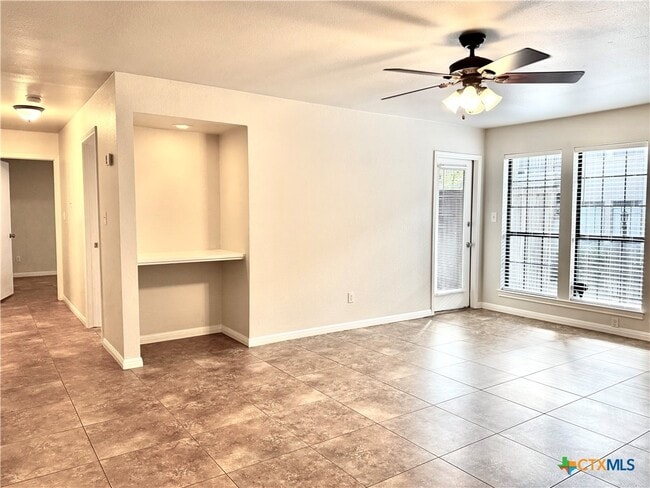 Photo - 1202 Thorpe Ln Unit 607