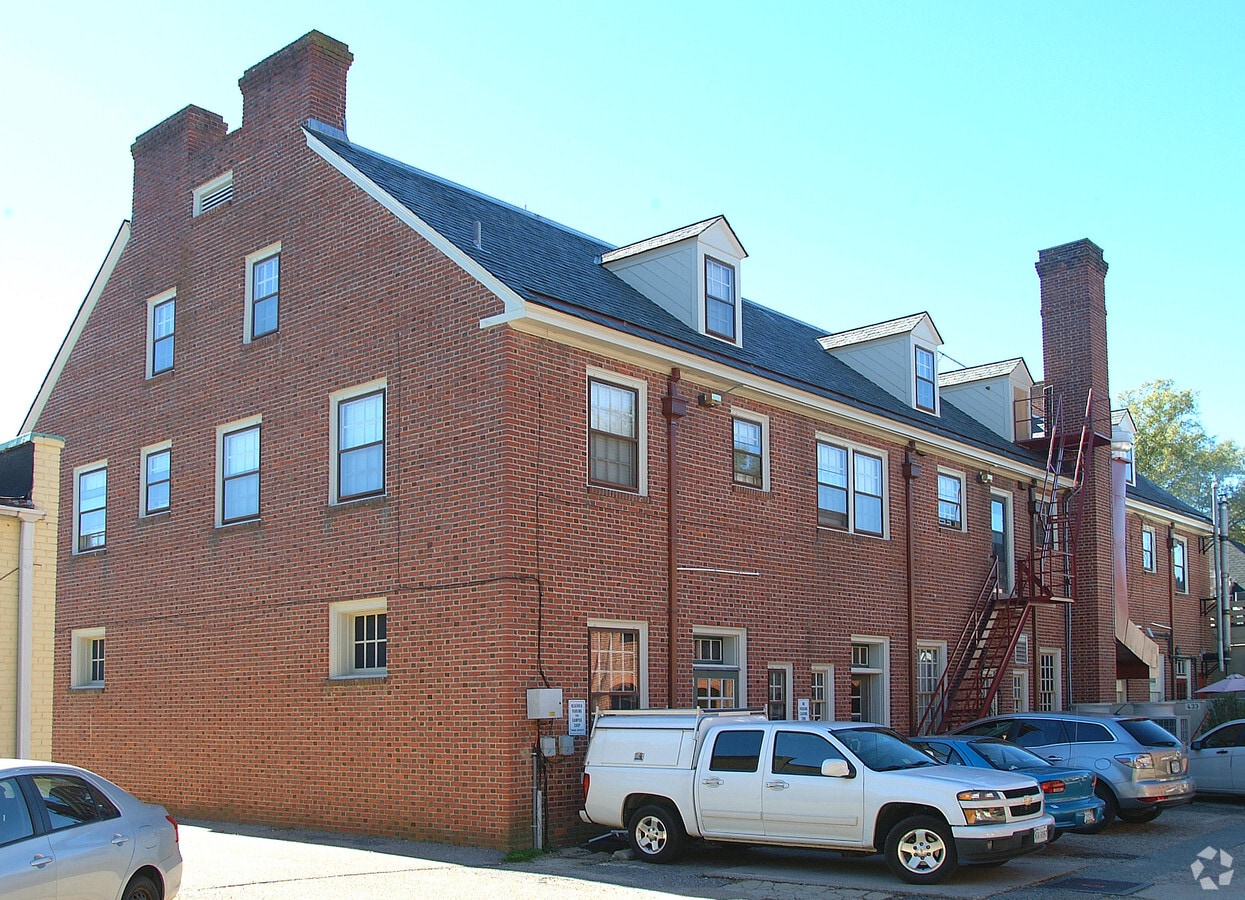 Photo - 433 Prince George St