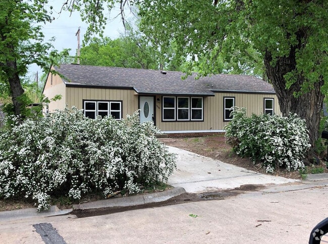 Building Photo - 1510 Pueblo Ave Rental