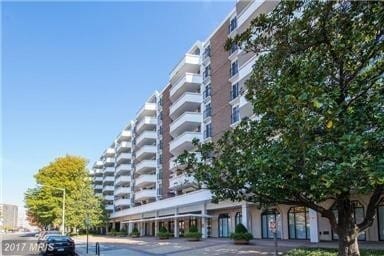 Renovated 1BR, 1BA + Garage Space. 2 Block... - Renovated 1BR, 1BA + Garage Space. 2 Block... Condo Unit 412