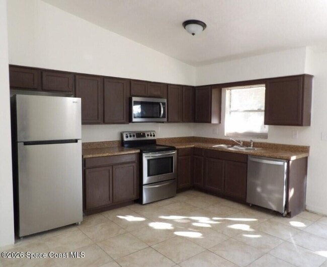 Photo - 752 Gelaso St SW